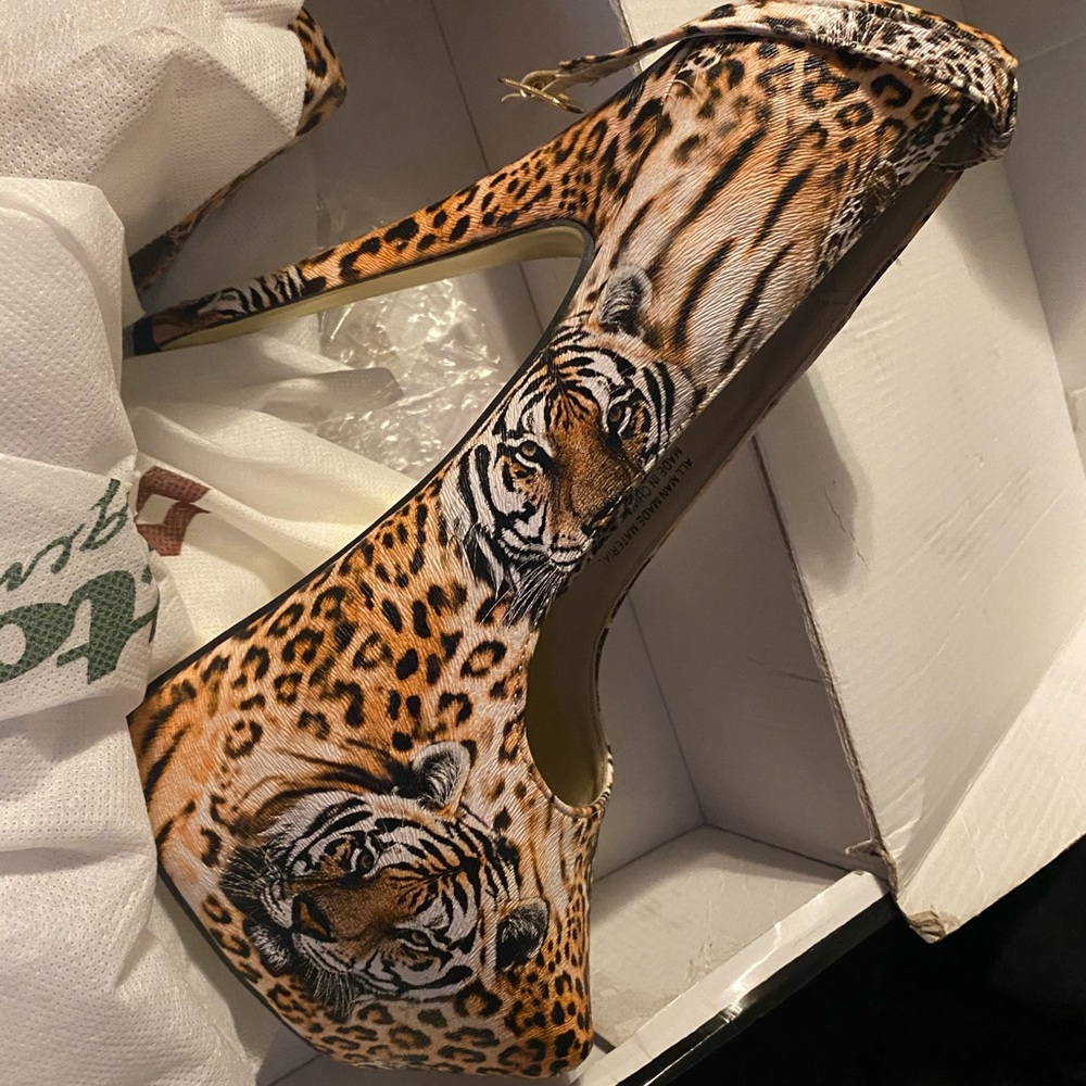 High high heel platform in the front